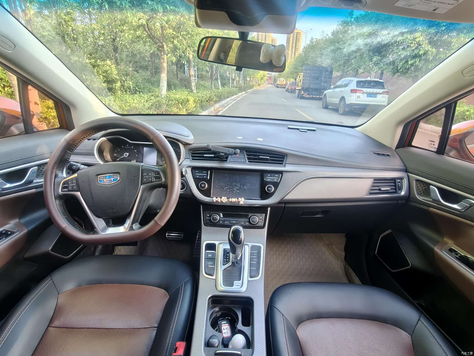 Geely Emgrand, 2017 10