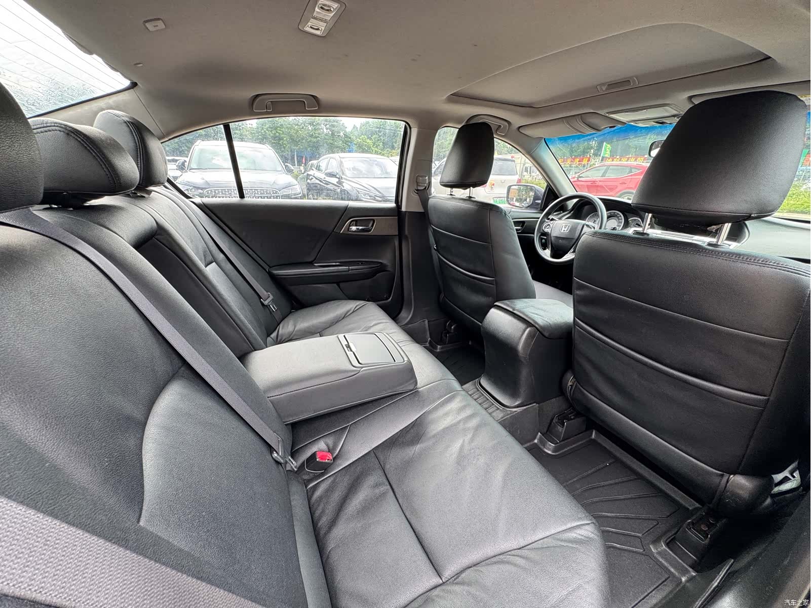 Honda Accord, 2014 11