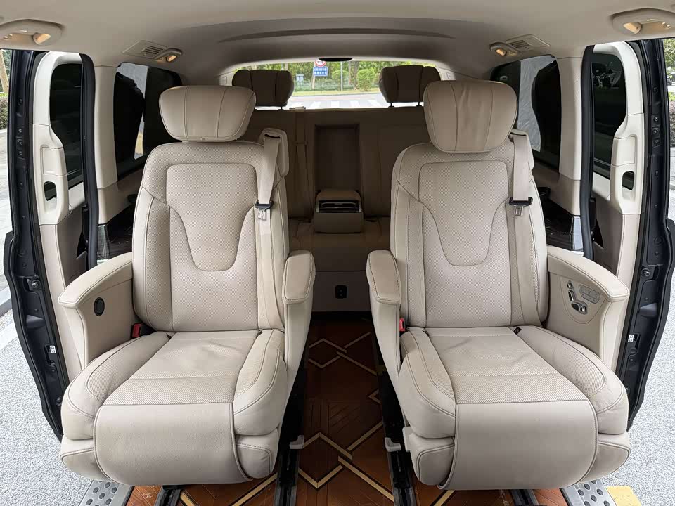 Mercedes-Benz V-class