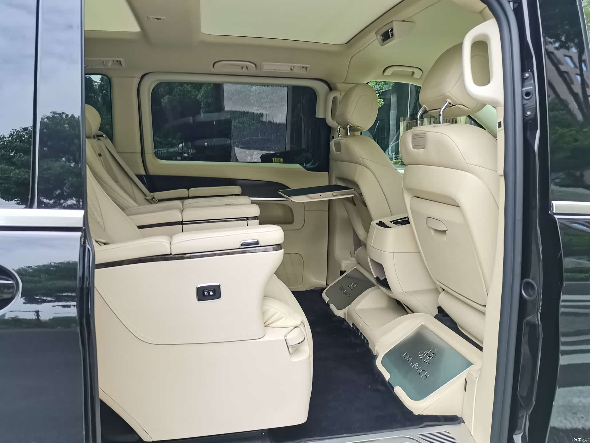 Mercedes-Benz V-Class, 2022 9
