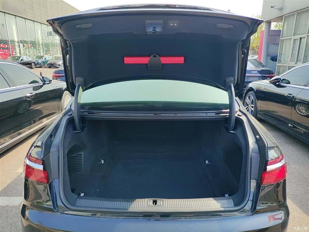 Audi A8L, 2021 15