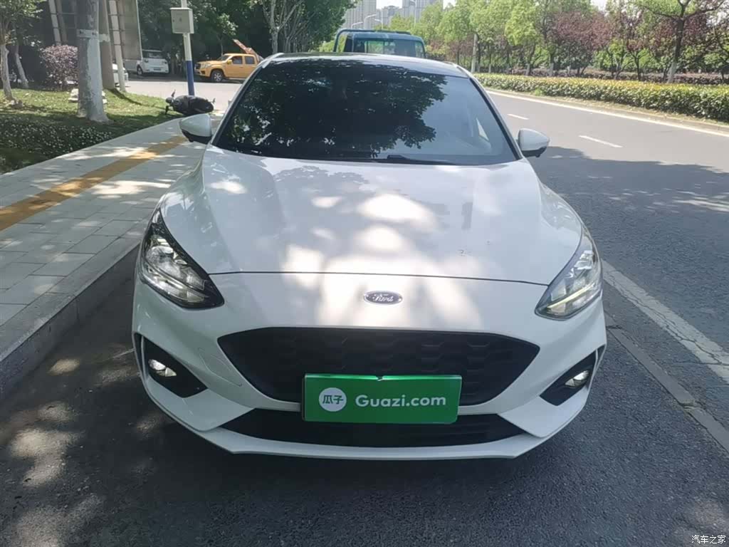 Ford Focus, 2021 3
