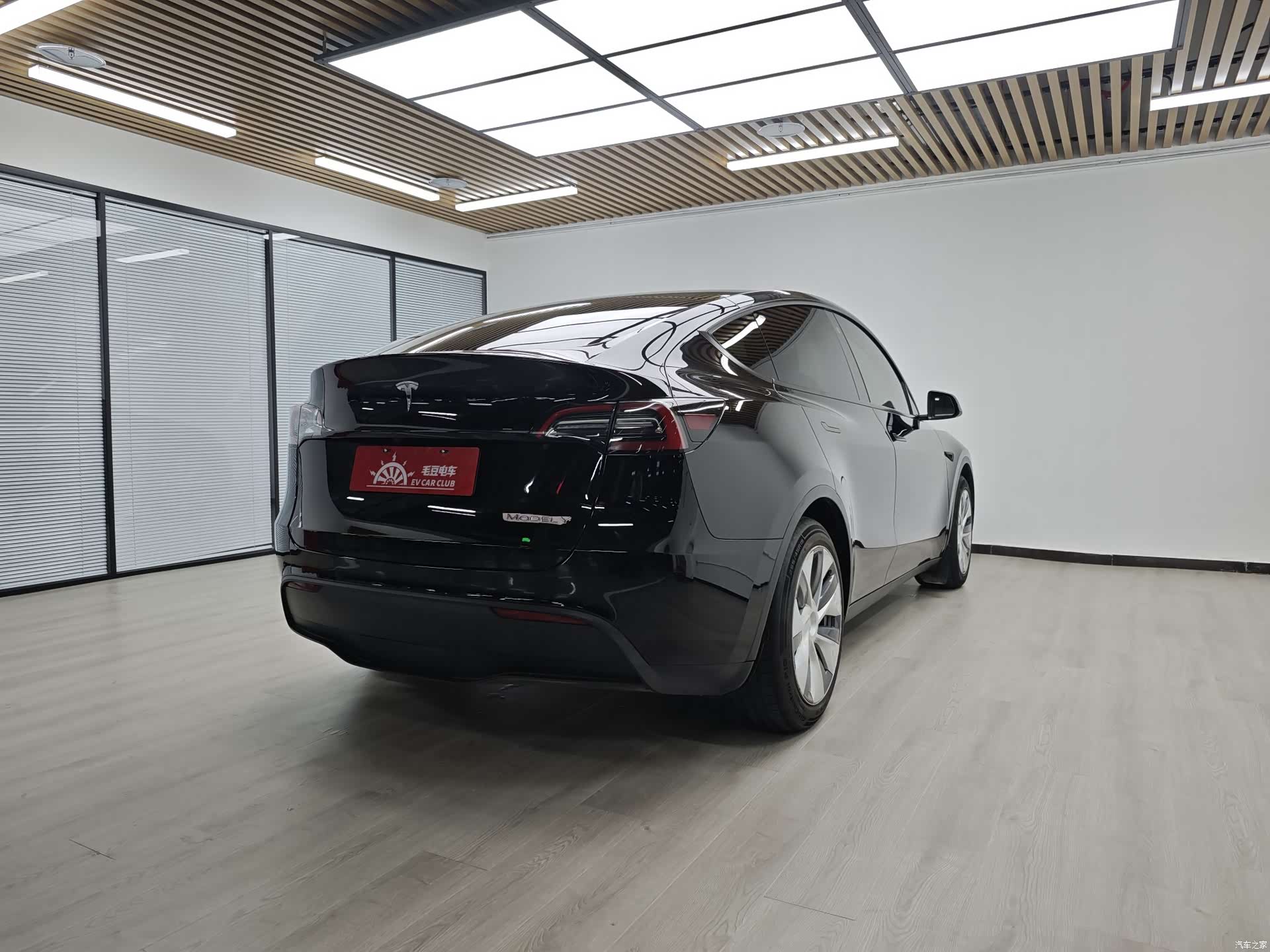 Tesla Model Y, 2022 все фото