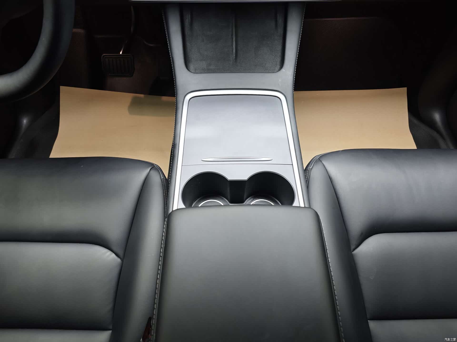 Tesla Model Y, 2022 11