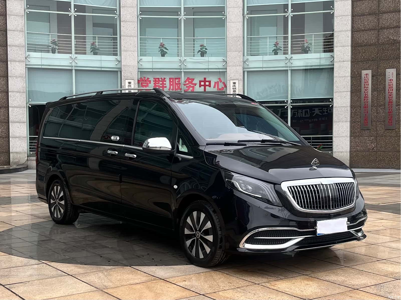 Mercedes-Benz 7, 2023 18