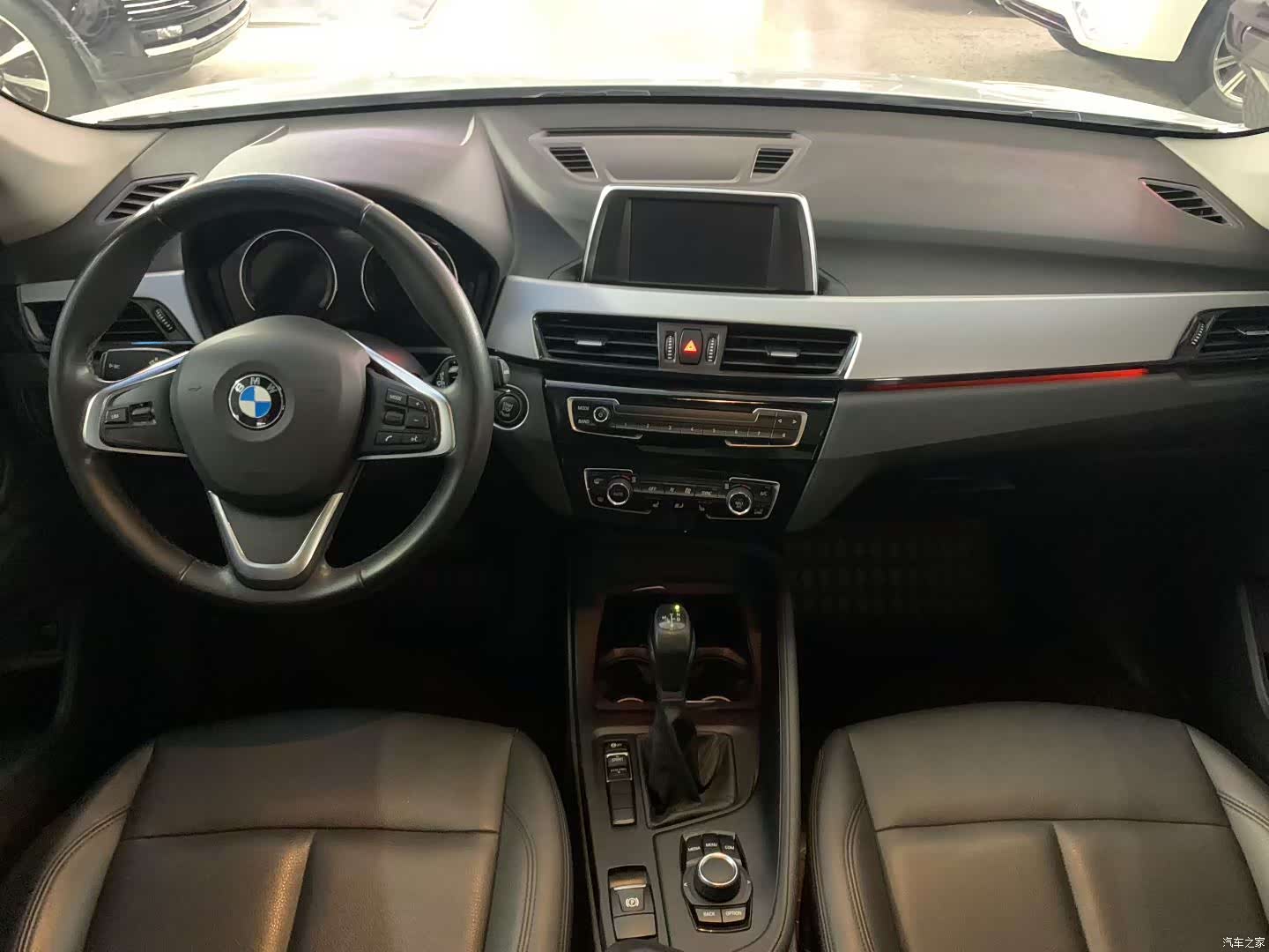 BMW X1, 2019 все фото