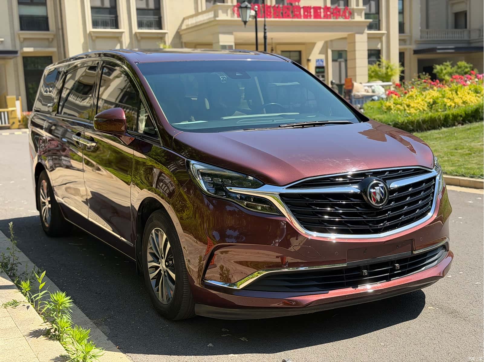 Buick GL8, 2022 3