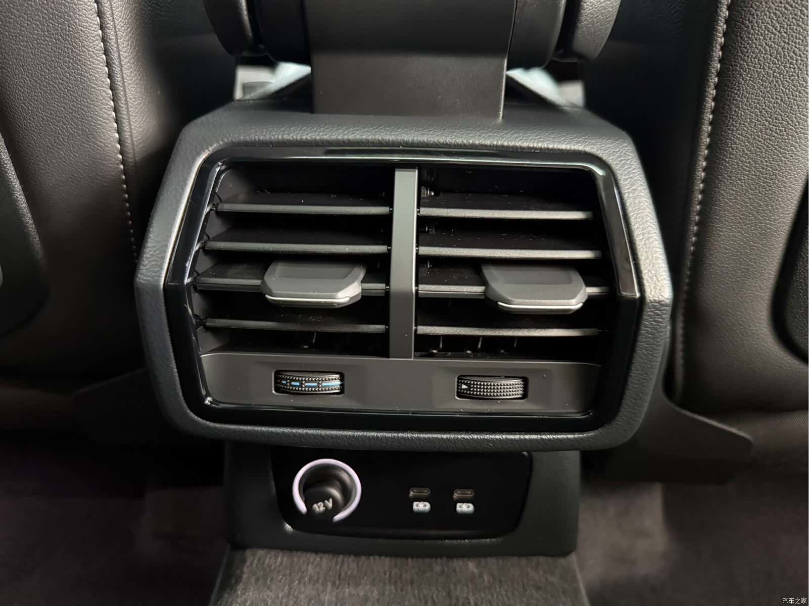Audi Q3, 2023 18