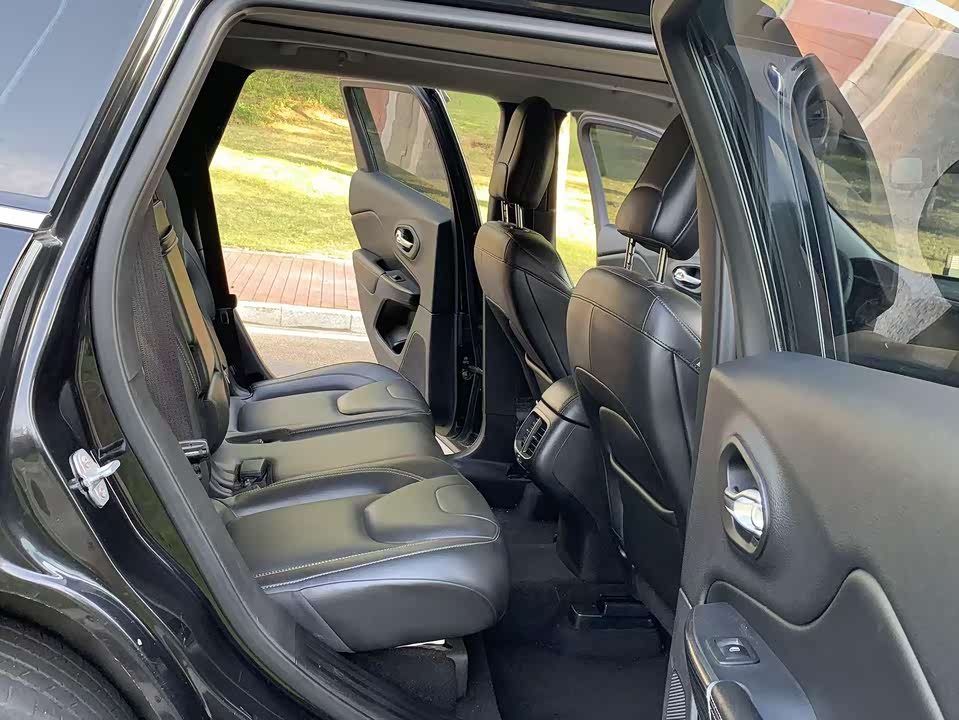 Jeep Free light