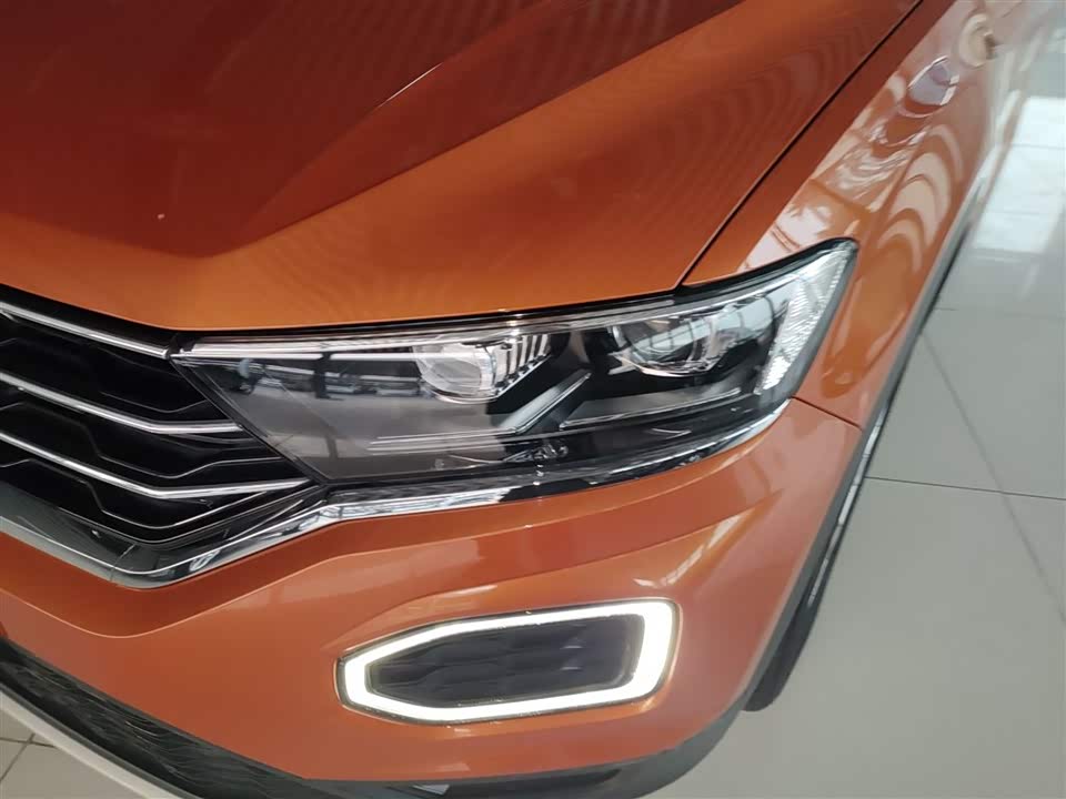 Volkswagen T-ROC exploring Songs