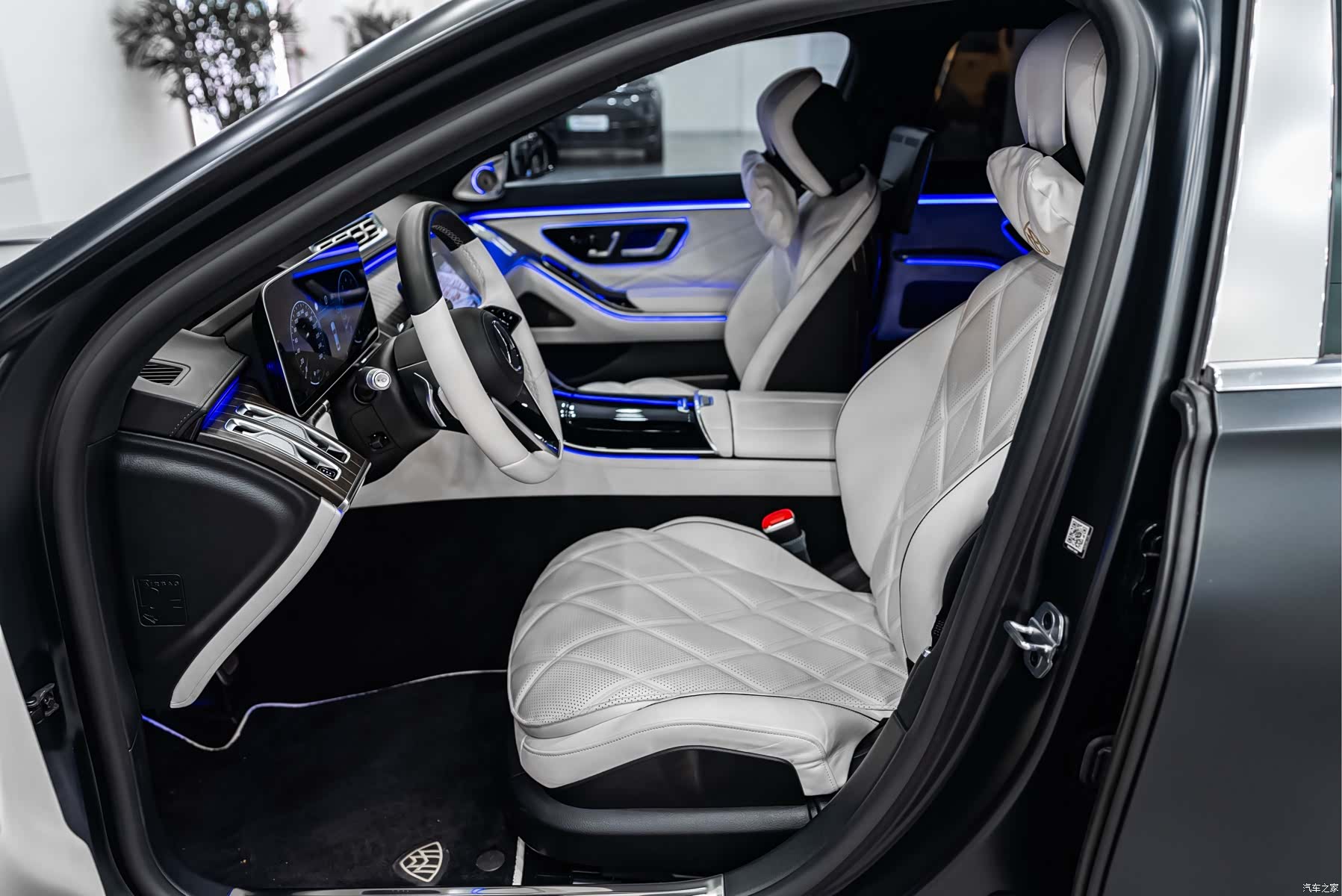 Maybach S-Class, 2023 10