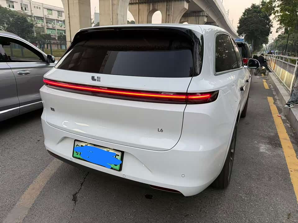 Li Auto Ideal L6