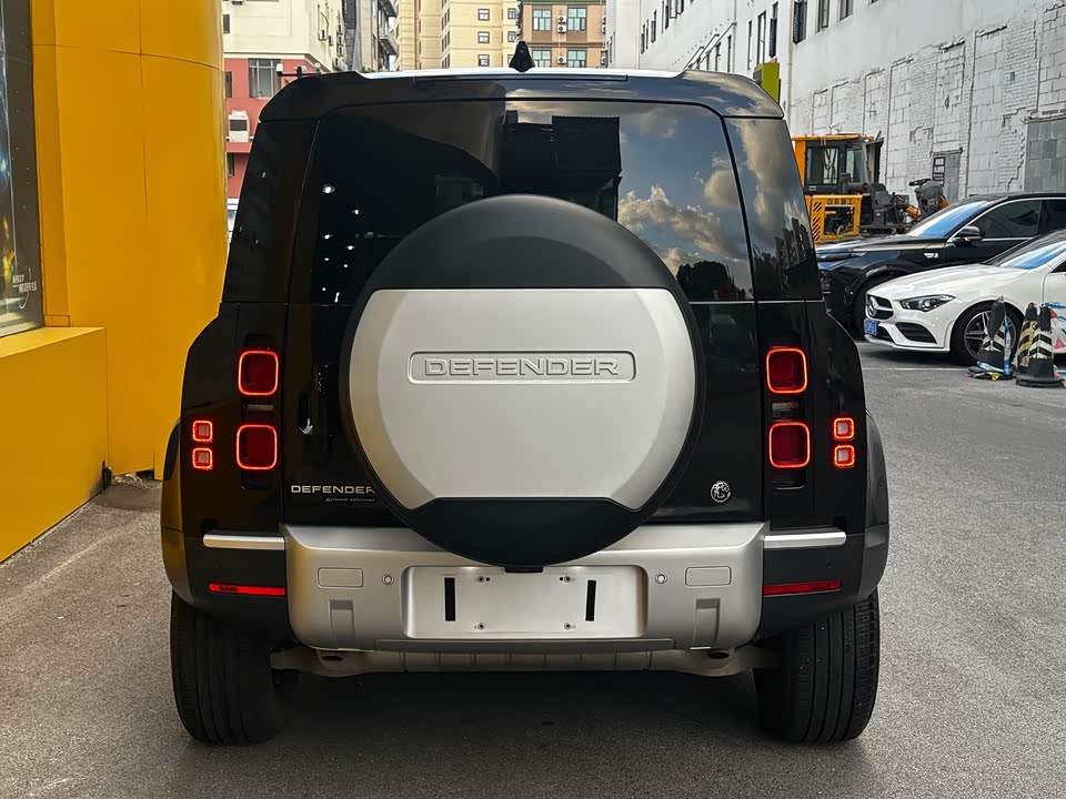 Land Rover guard