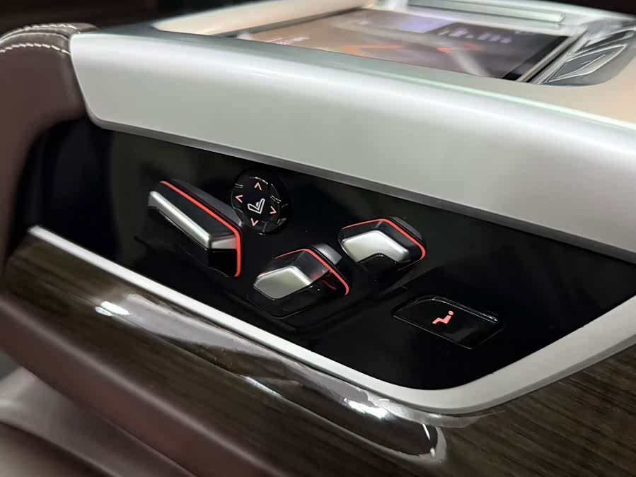 BMW 7-Series 2021, фото 17