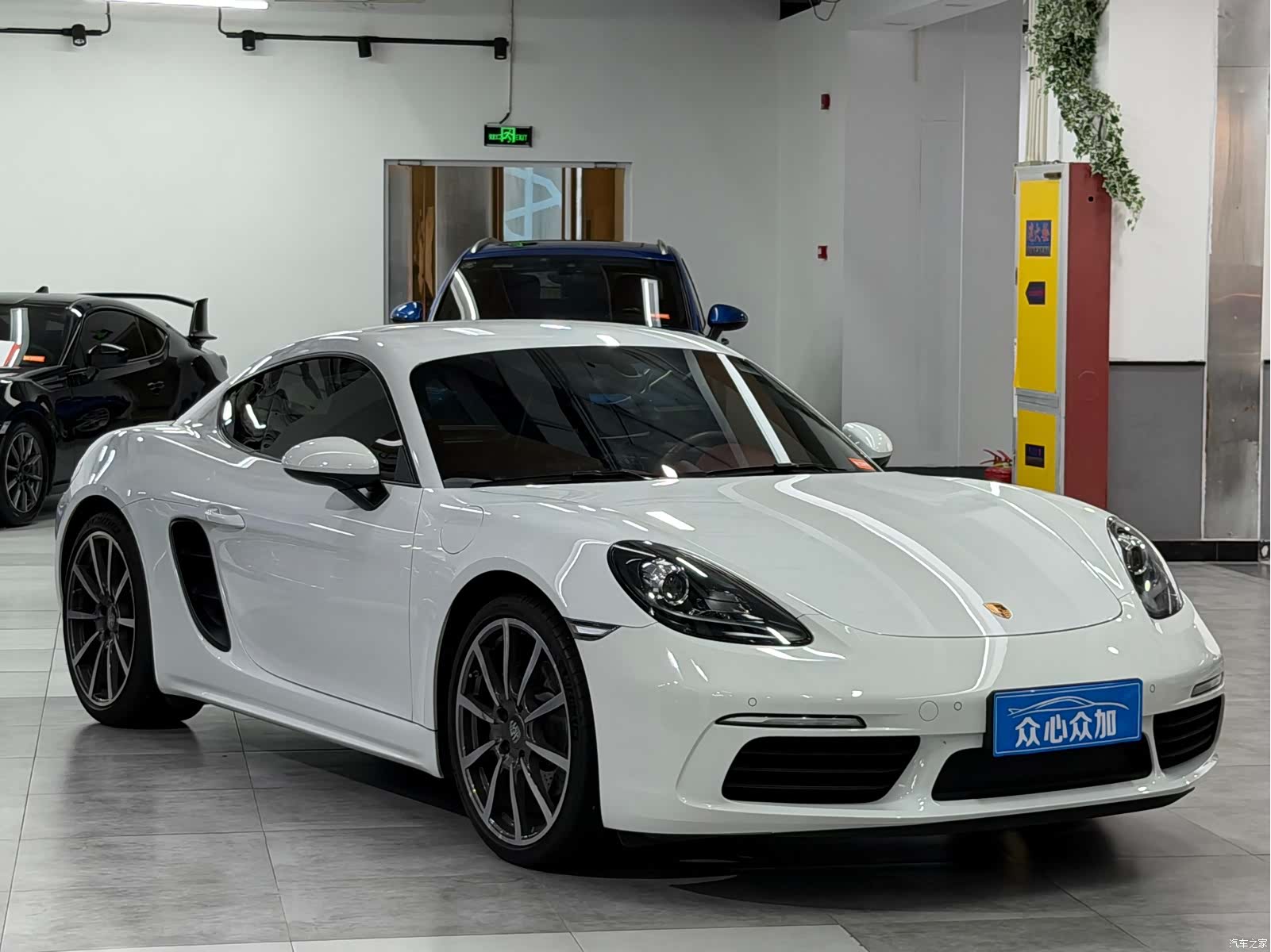 Porsche Cayman, 2023 3
