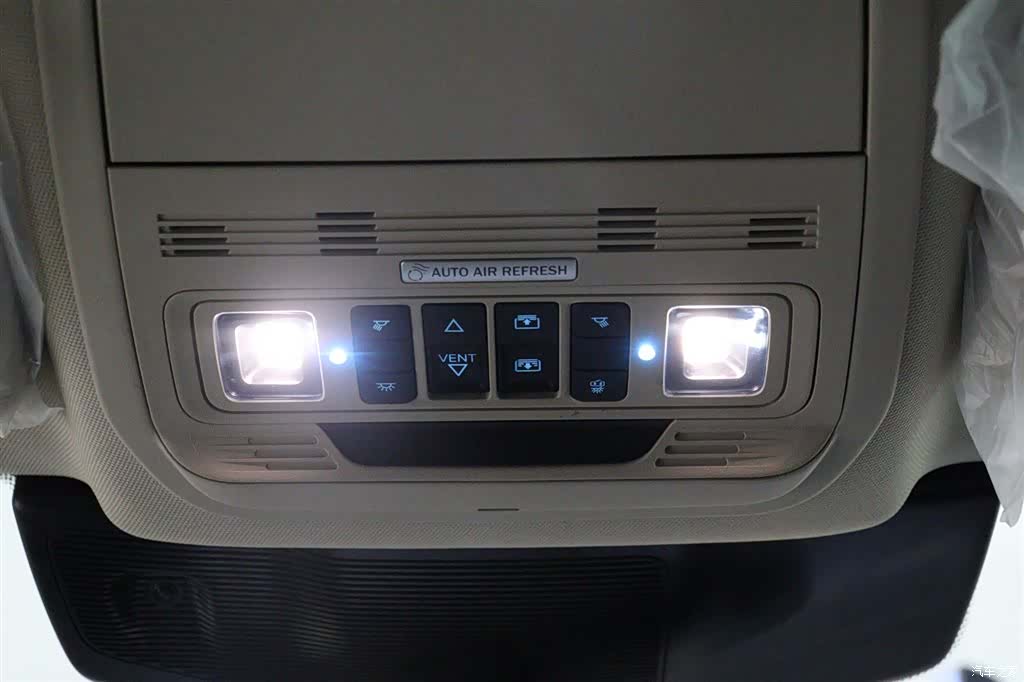 Ford Explorer, 2023 16