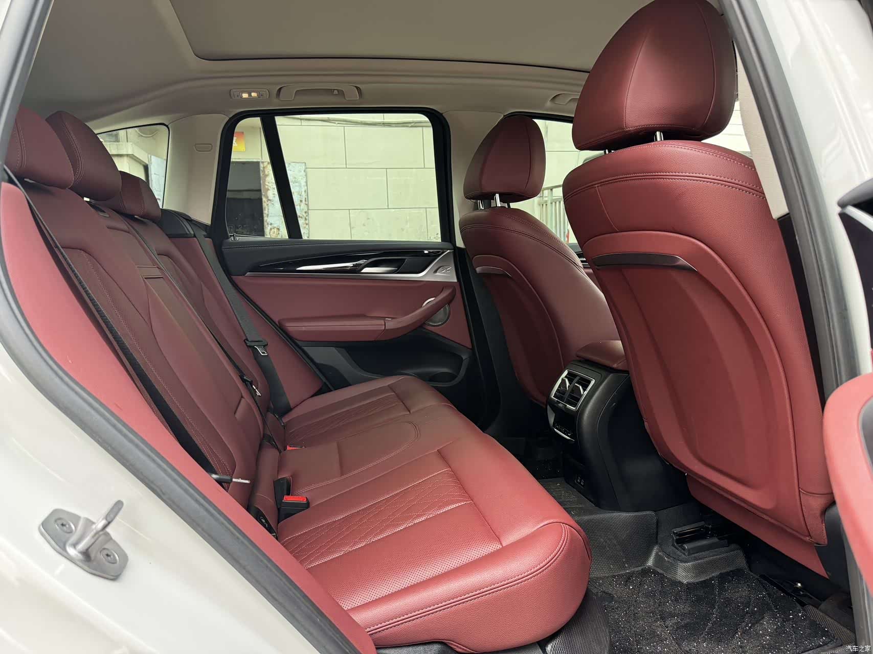 BMW iX3, 2023 9
