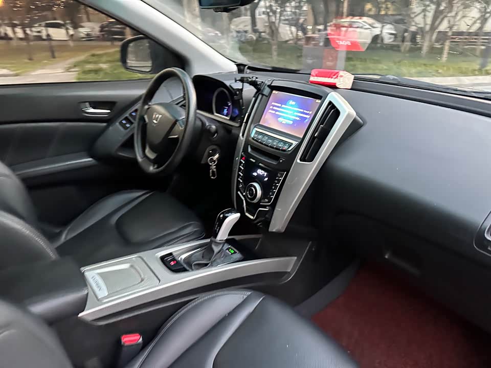 Luxgen Excellent 6 SUV