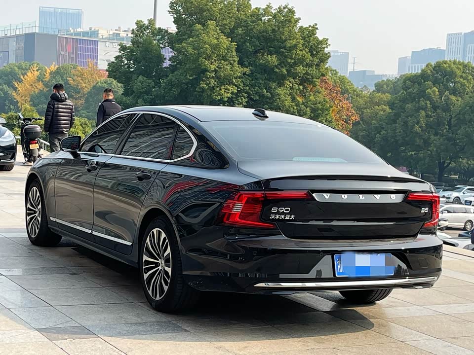Volvo S90