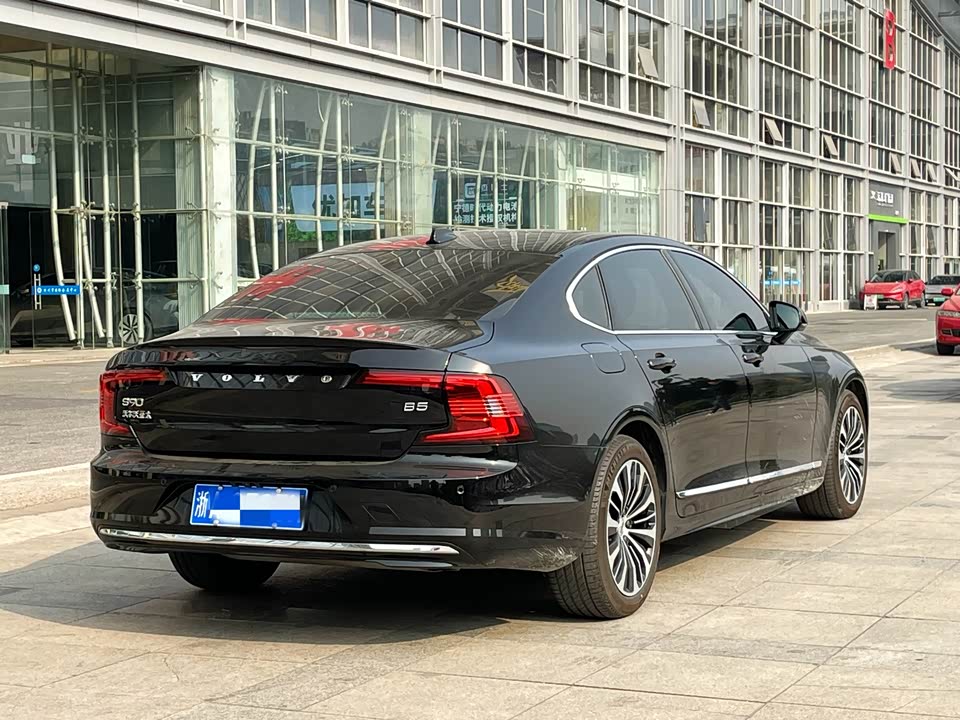 Volvo S90