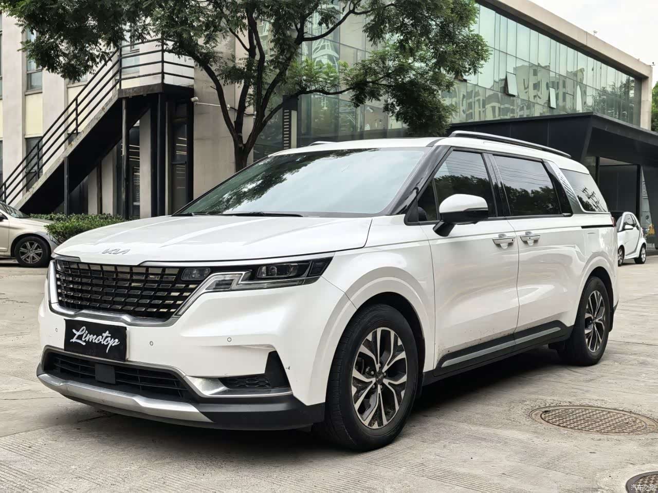 Kia Carnival, 2022 3