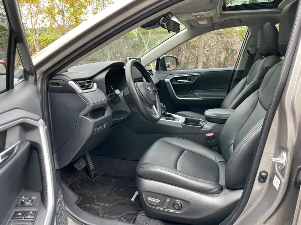 Toyota RAV4 Rongfang