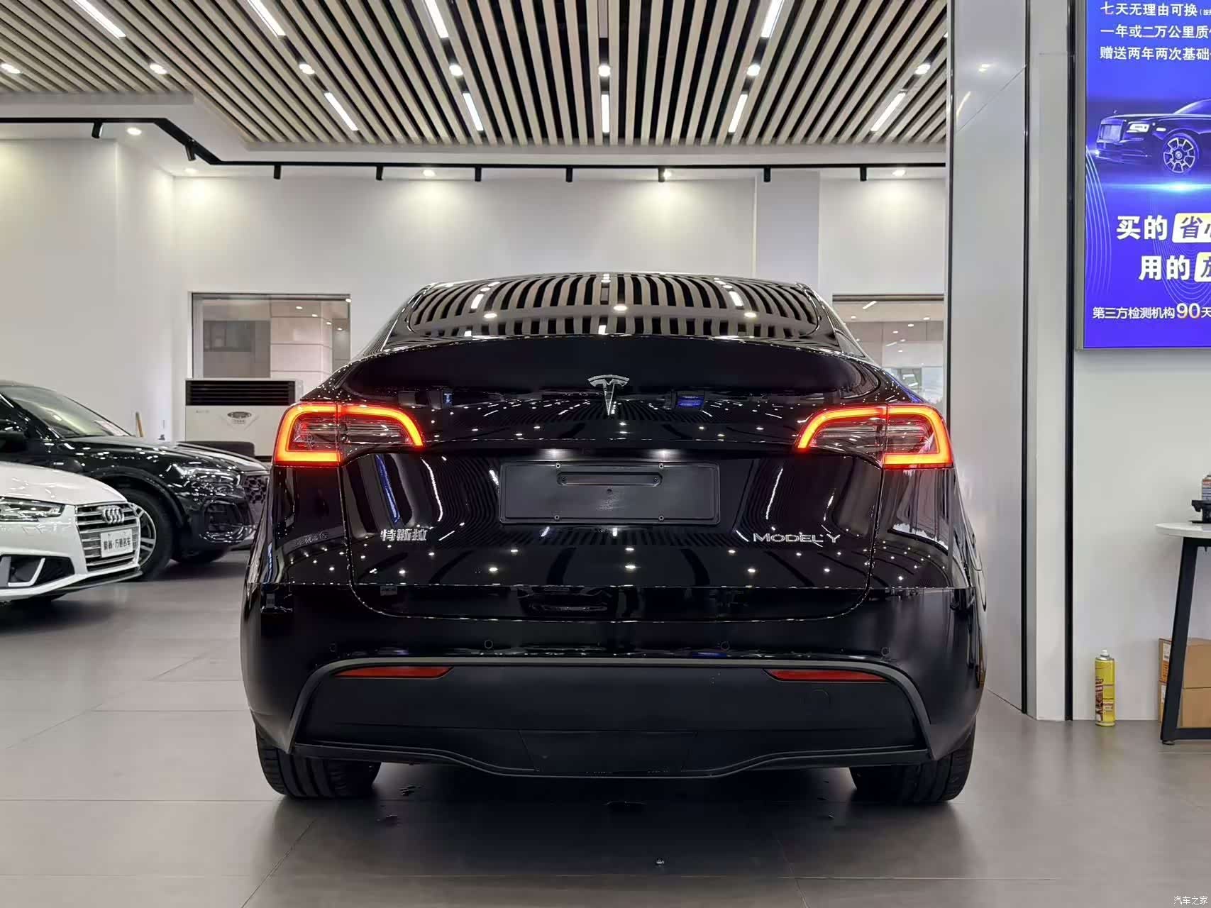 Tesla Model Y, 2022 все фото