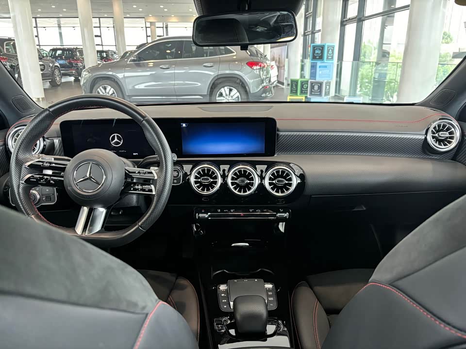 Mercedes-Benz Class A Mercedes-Benz Class A