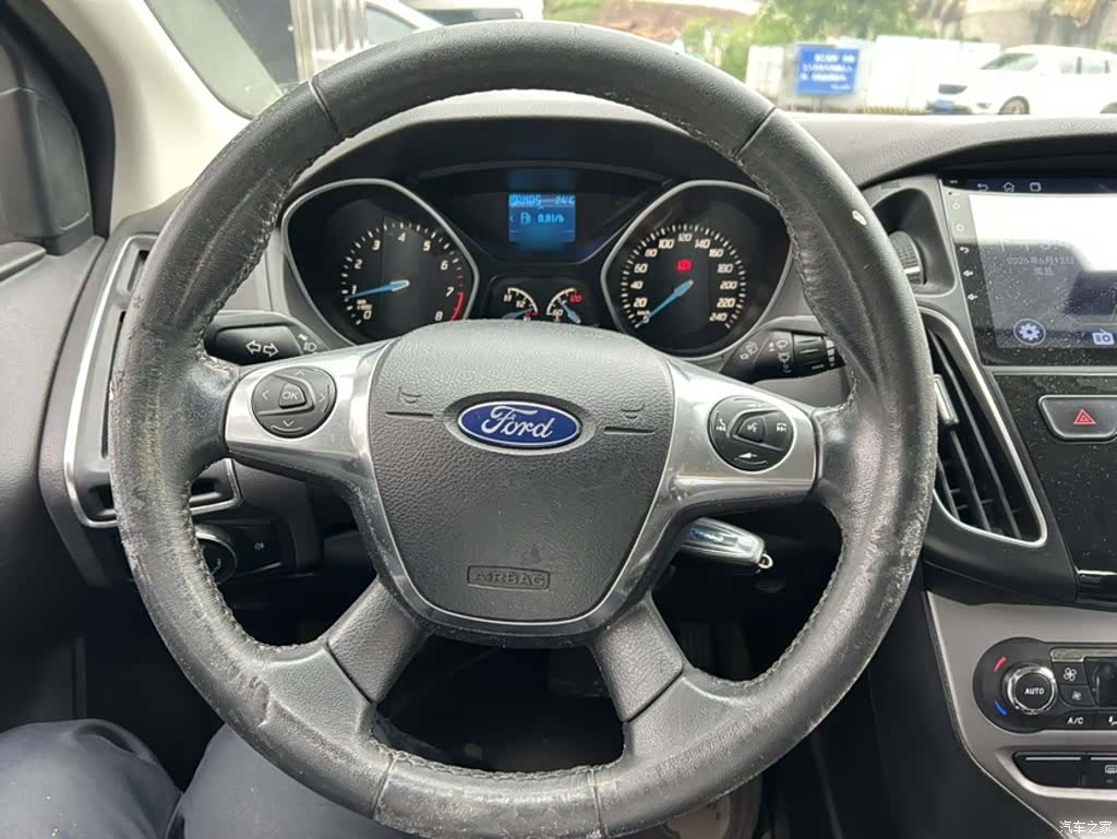 Ford Focus, 2014 6