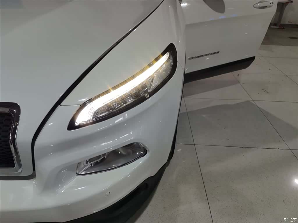 Jeep Cherokee, 2016 18