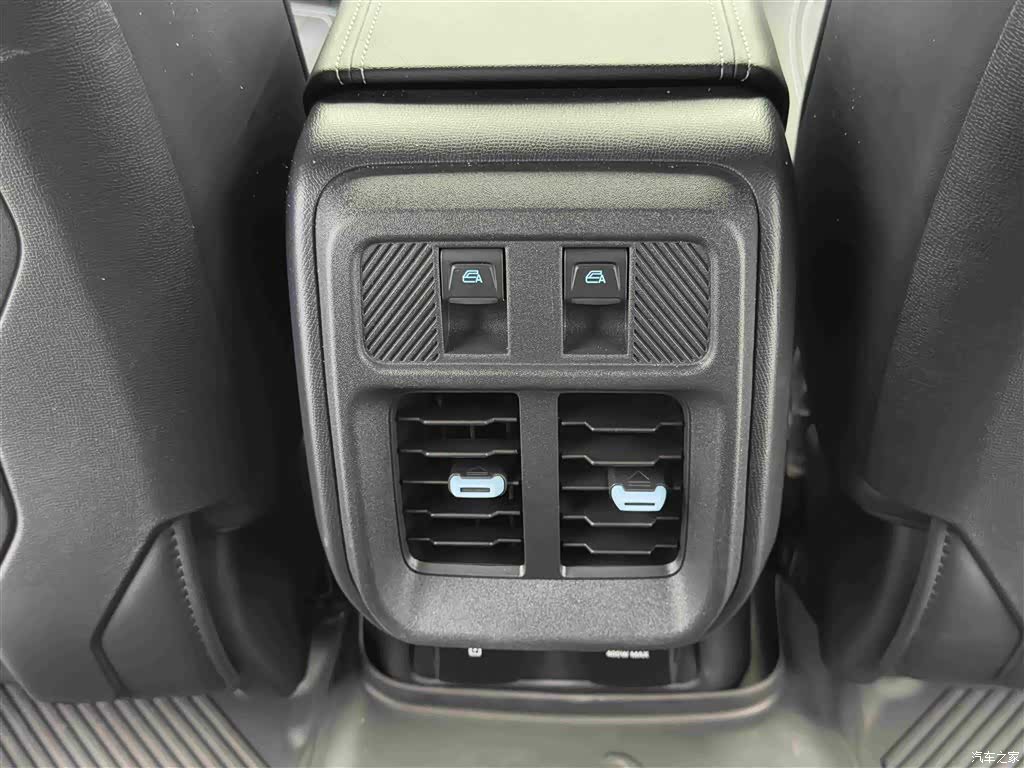 Ford Bronco, 2025 14