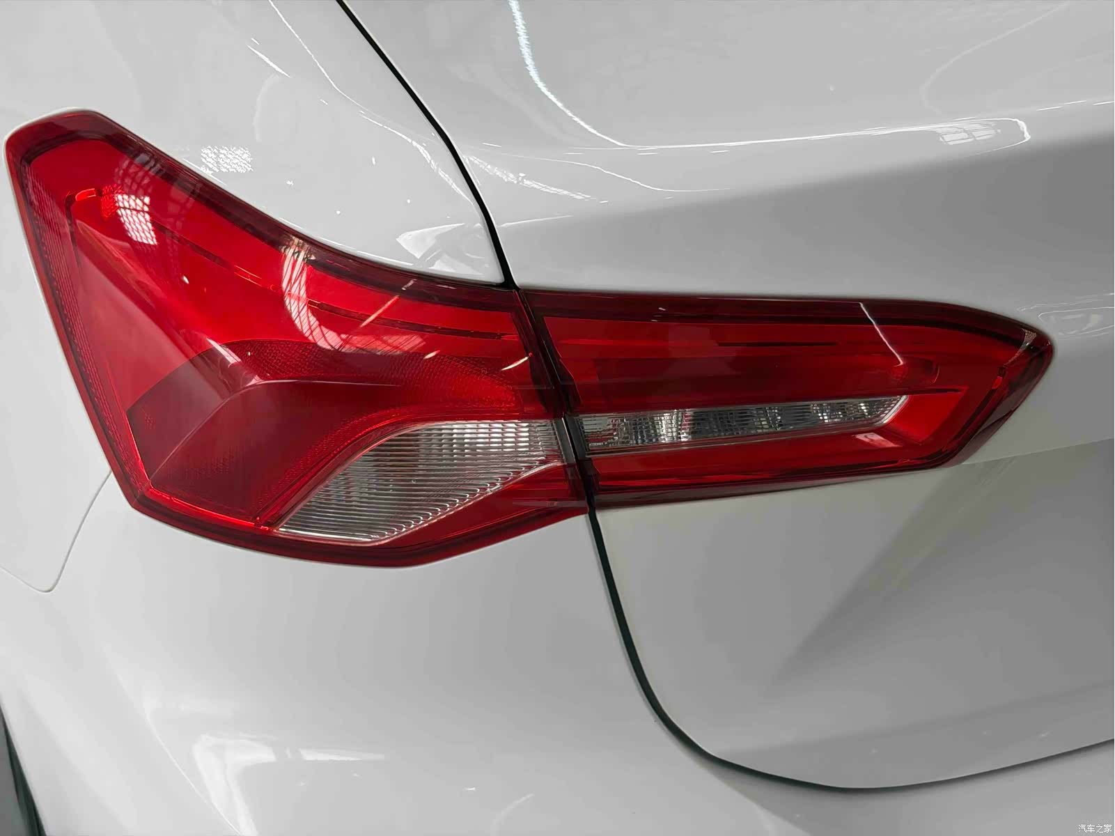 Ford Focus, 2022 11
