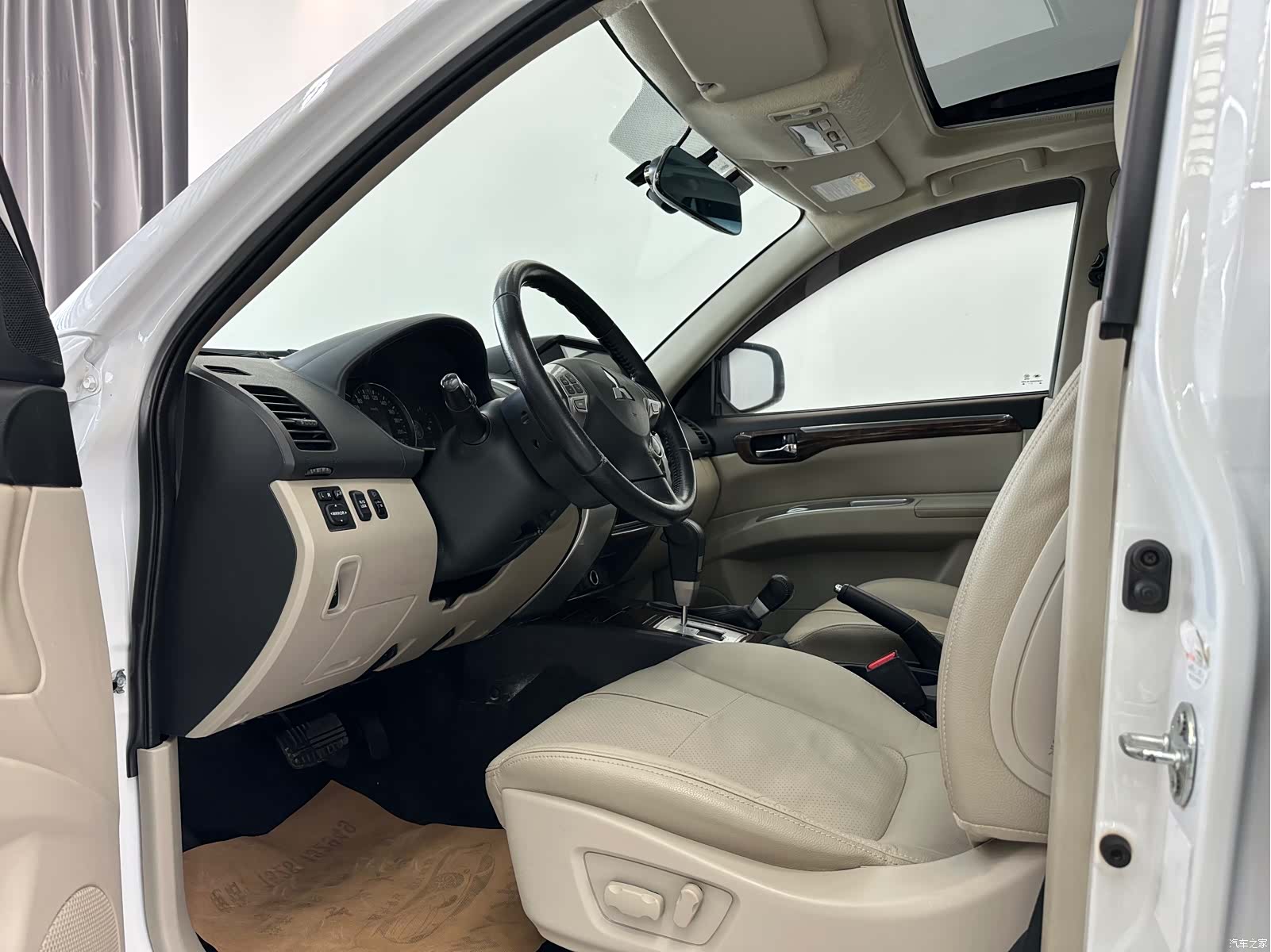 Mitsubishi Pajero, 2017 4