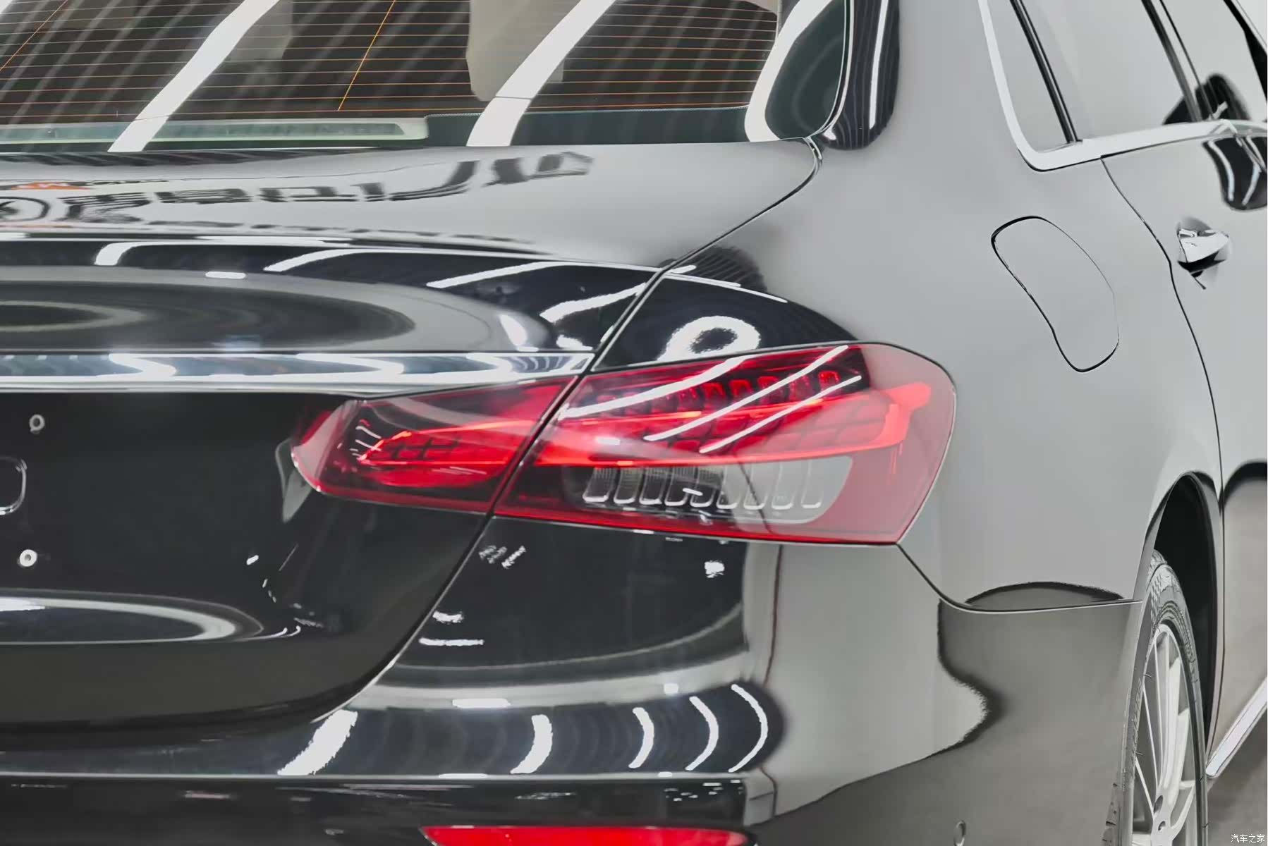 Mercedes-Benz E-Class, 2023 4