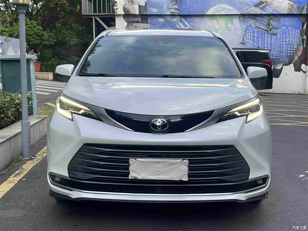 Toyota Sienna, 2024 2
