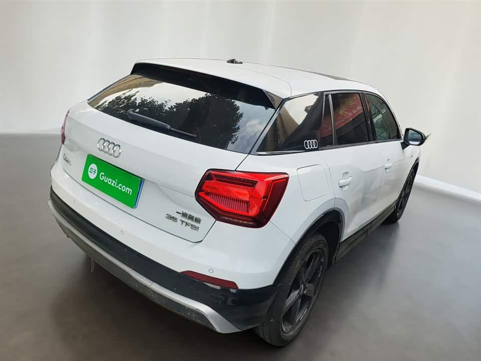 Audi Q2L
