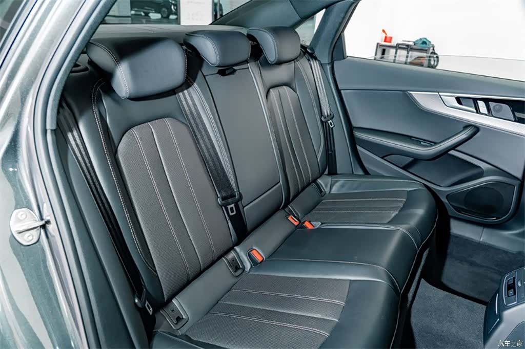 Audi A4L, 2024 21