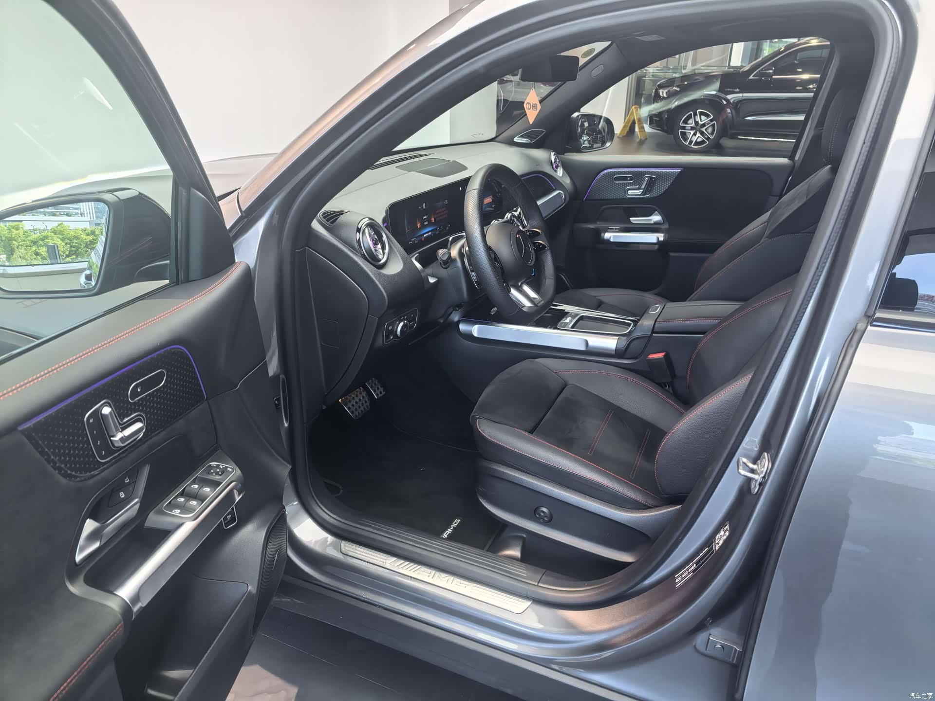 Mercedes-Benz GLB, 2025 12