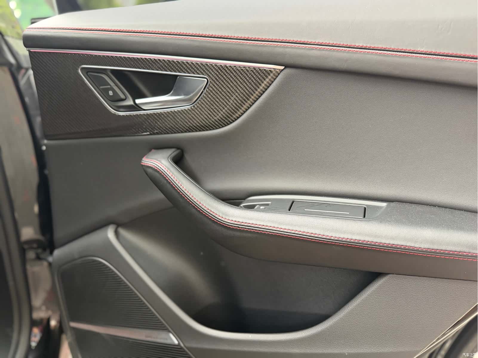 Audi Q8, 2022 7