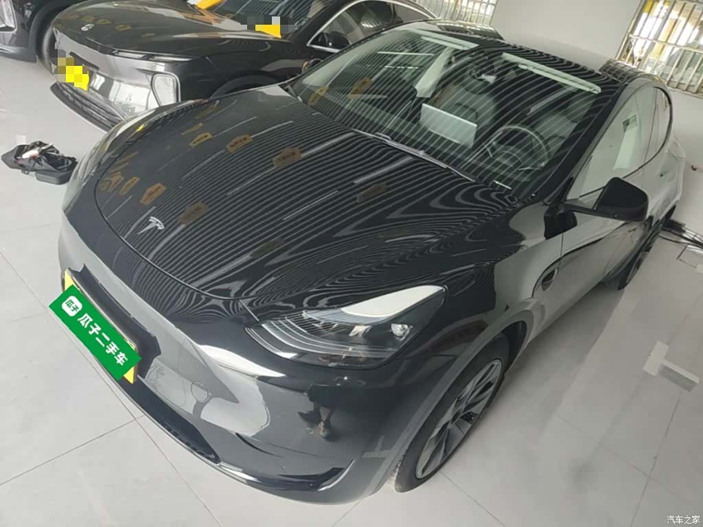 Tesla Model Y, 2023 2