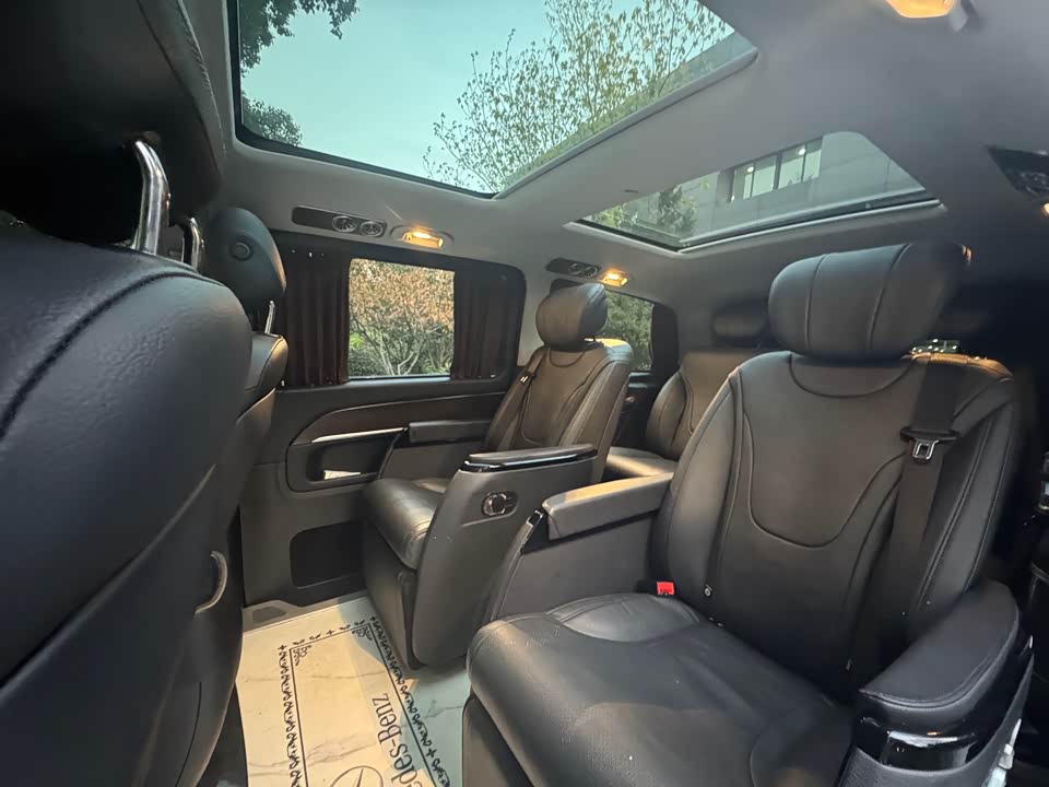 Mercedes-Benz V-class