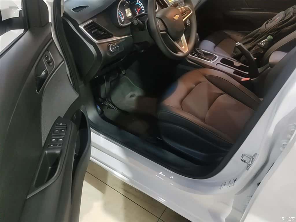 Chevrolet 320, 2019 15