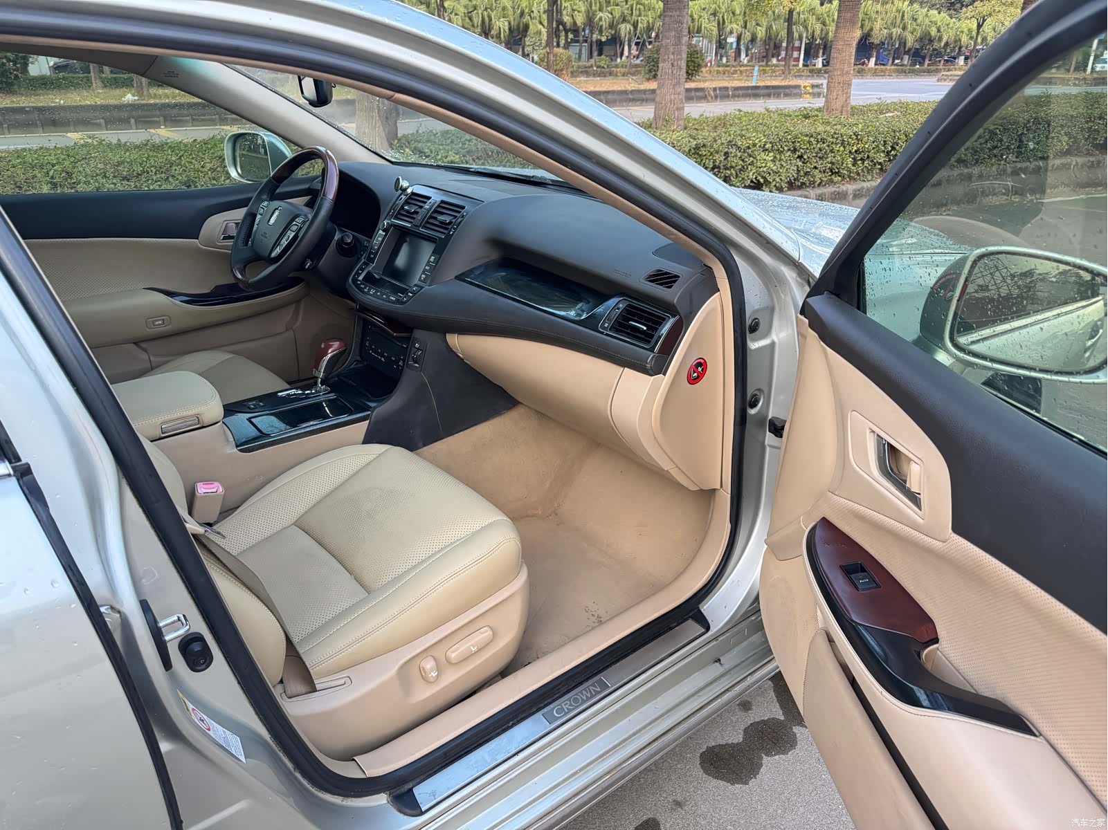 Toyota Crown, 2010 10