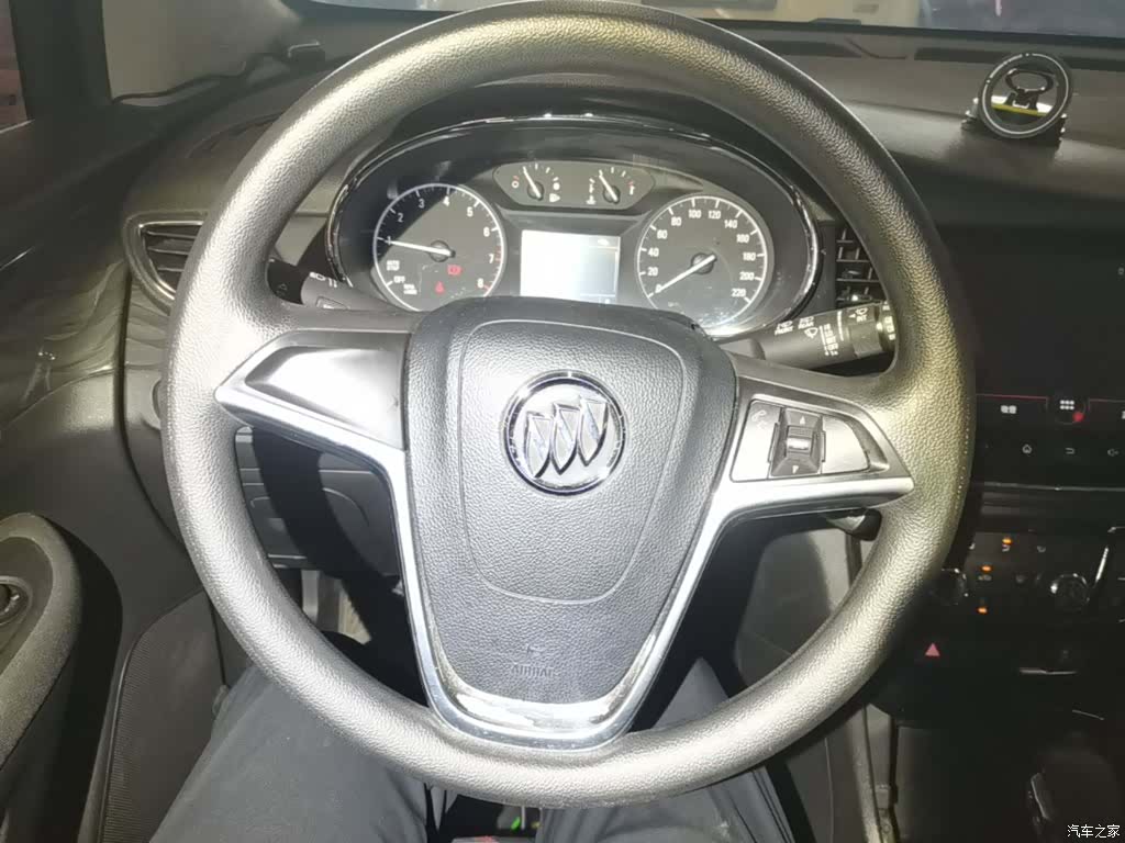 Buick Encore, 2017 11