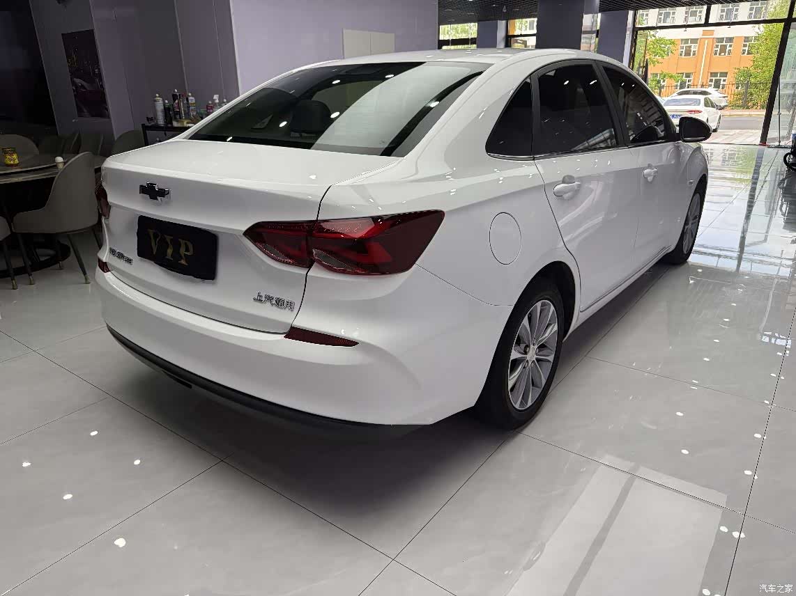 Chevrolet 320, 2022 все фото