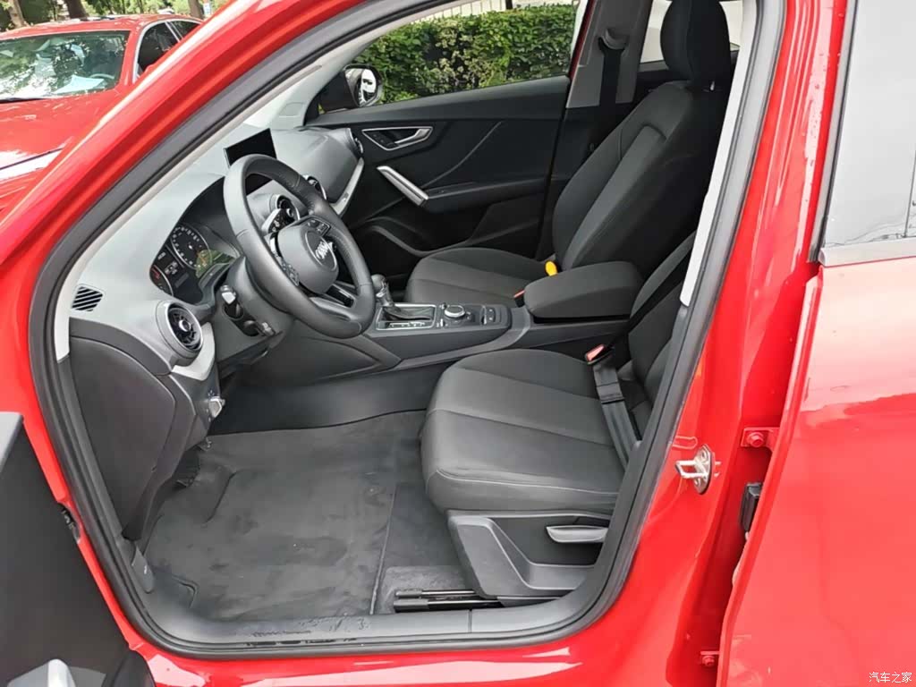 Audi Q2L, 2020 15