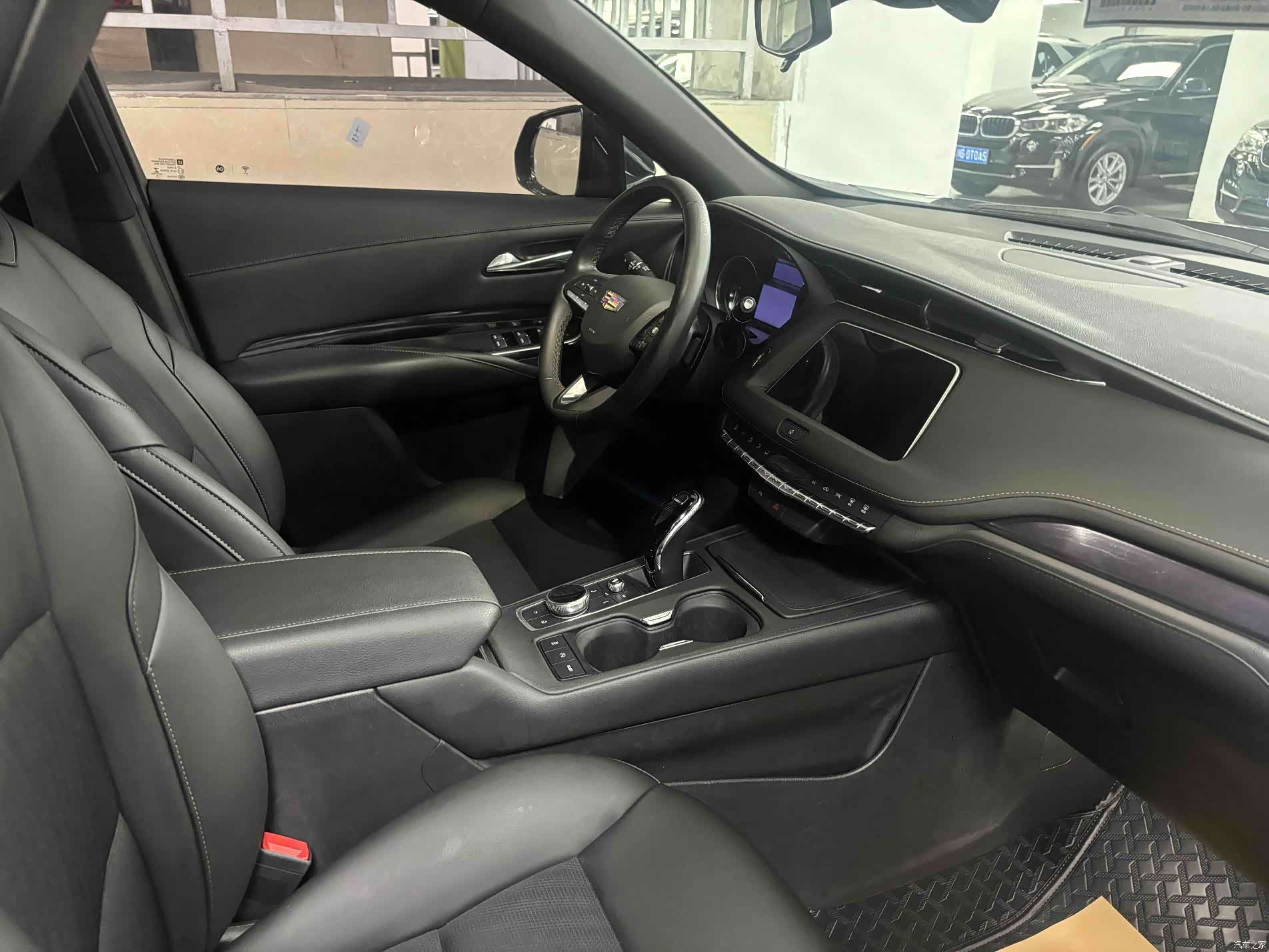 Cadillac XT4, 2023 10