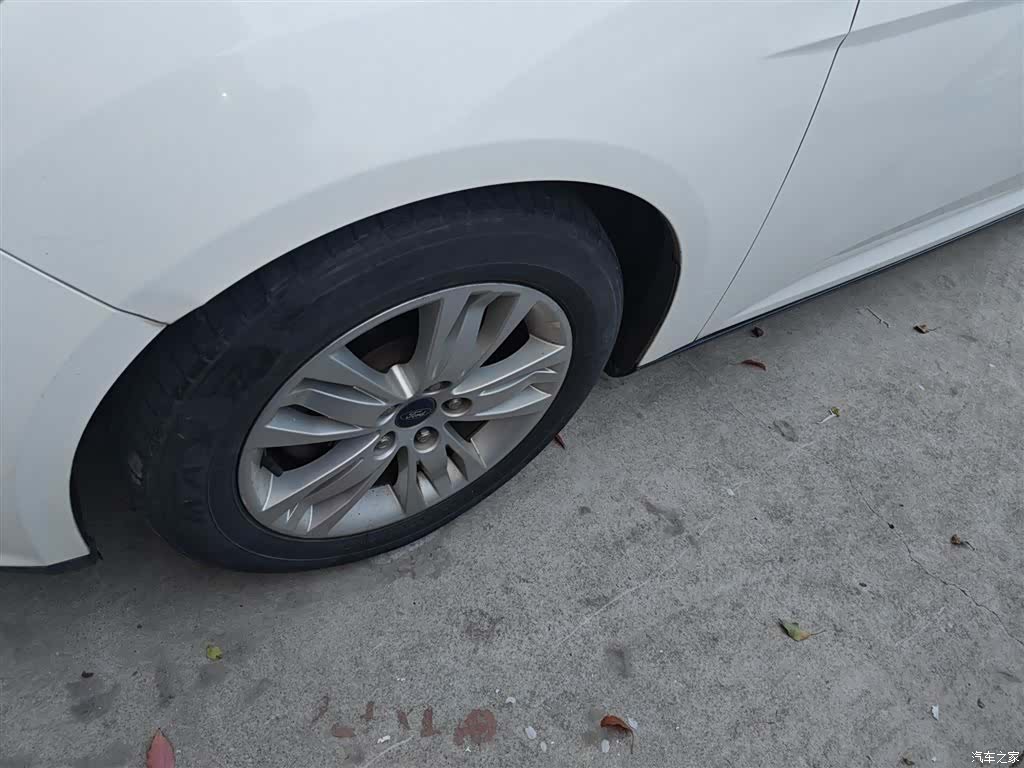 Ford Focus, 2015 25