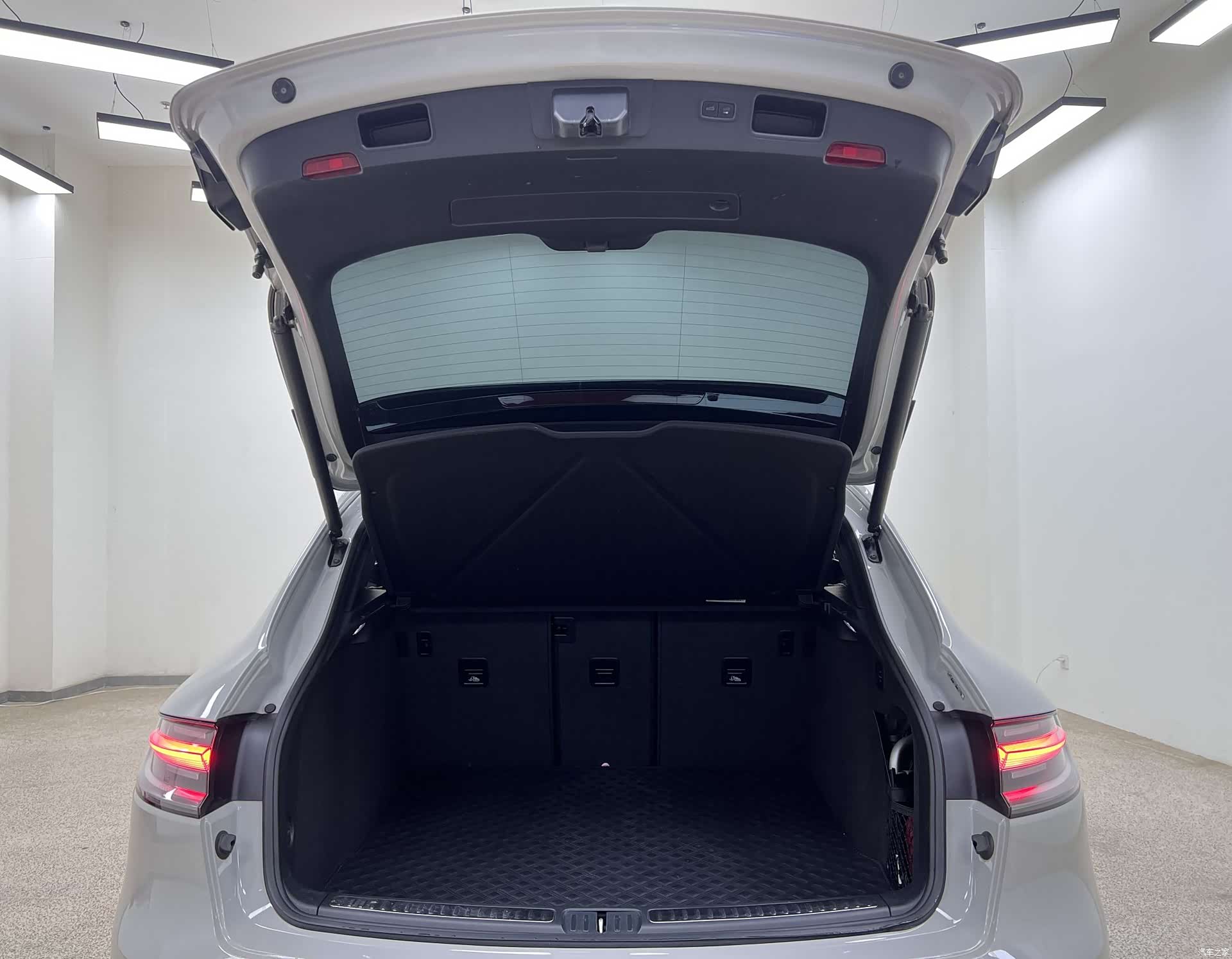 Porsche Macan, 2024 35