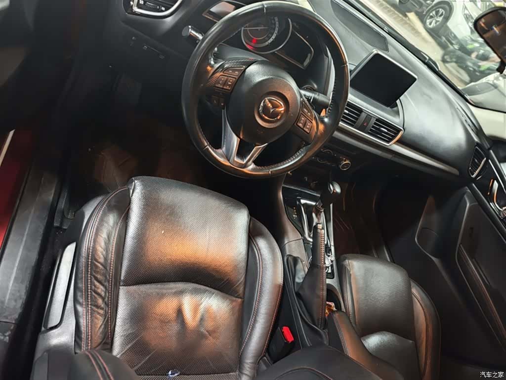 Mazda Mazda3, 2015 17